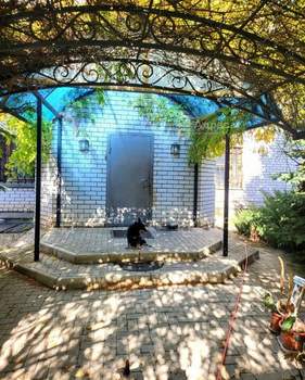 Дом 393м², 3-этажный, участок 10 сот.