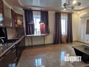 Дом 298м², 3-этажный, участок 5 сот.