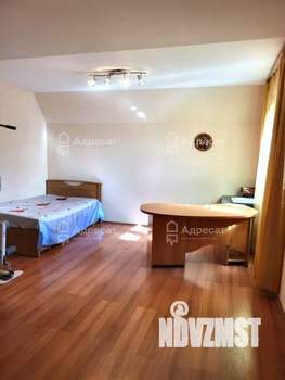 Дом 393м², 3-этажный, участок 10 сот.