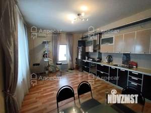 Дом 332м², 2-этажный, участок 6 сот.