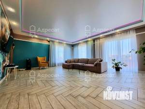 Дом 302м², 3-этажный, участок 7 сот.