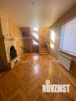 Дом 296м², 3-этажный, участок 6 сот.