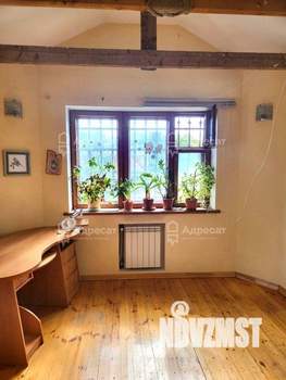 Дом 393м², 3-этажный, участок 10 сот.