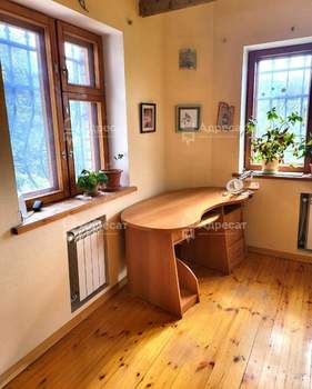 Дом 393м², 3-этажный, участок 10 сот.