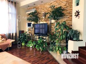 Дом 283м², 2-этажный, участок 6 сот.