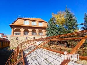 Дом 484м², 3-этажный, участок 10 сот.