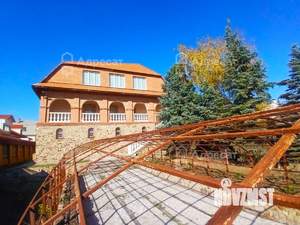 Дом 484м², 3-этажный, участок 10 сот.