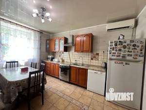 Коттедж 220м², 3-этажный, участок 7 сот.