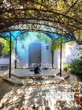 Дом 393м², 3-этажный, участок 10 сот.