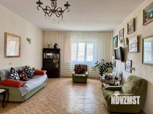 Дом 292м², 3-этажный, участок 7 сот.