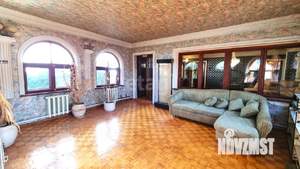 Дом 353м², 3-этажный, участок 6 сот.