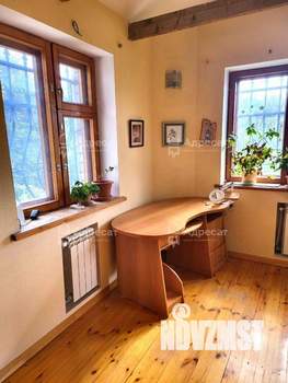 Дом 393м², 3-этажный, участок 10 сот.