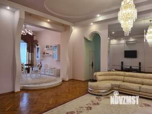 Коттедж 342м², 2-этажный, участок 6 сот.