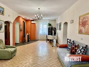 Дом 292м², 3-этажный, участок 7 сот.