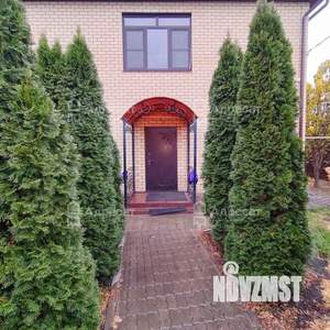 Дом 298м², 3-этажный, участок 6 сот.