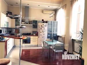 Дом 283м², 2-этажный, участок 6 сот.