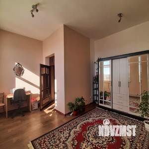 Дом 337м², 3-этажный, участок 9 сот.