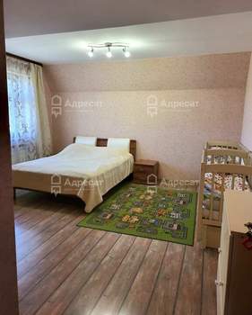 Дом 393м², 3-этажный, участок 10 сот.