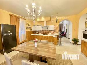 Дом 473м², 3-этажный, участок 8 сот.