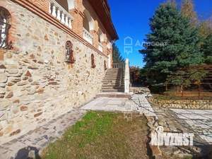 Дом 484м², 3-этажный, участок 10 сот.