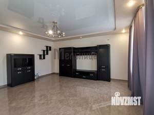 Дом 298м², 3-этажный, участок 5 сот.