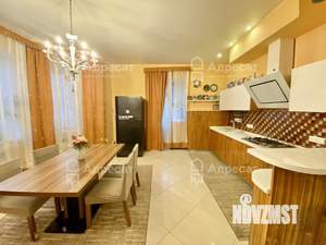 Дом 473м², 3-этажный, участок 8 сот.