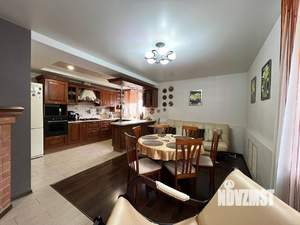 Коттедж 200м², 2-этажный, участок 6 сот.