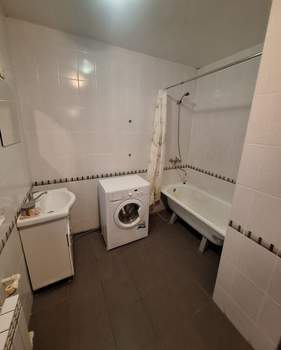 Дом 200м², 2-этажный, на длительный срок, 