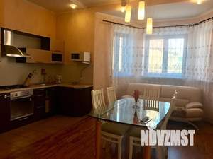 Коттедж 250м², 3-этажный, на длительный срок, 