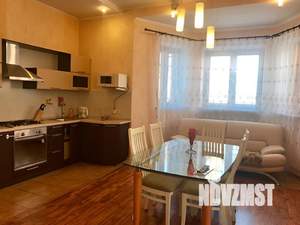 Коттедж 250м², 3-этажный, на длительный срок, 