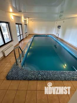 Дом 320м&sup2;, 2-этажный, посуточно, 