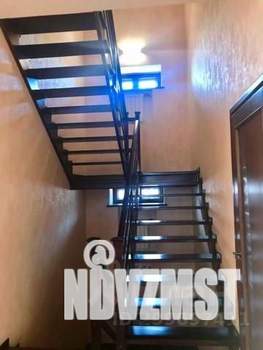 Коттедж 250м², 3-этажный, на длительный срок, 