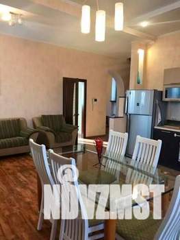 Коттедж 250м², 3-этажный, на длительный срок, 
