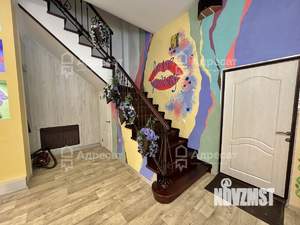 Дом 390м&sup2;, 2-этажный, на длительный срок, 