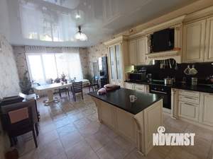 Дом 313м², 2-этажный, участок 6 сот.  