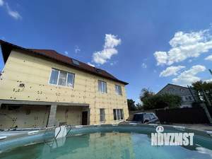 Дом 248м², 3-этажный, участок 6 сот.  