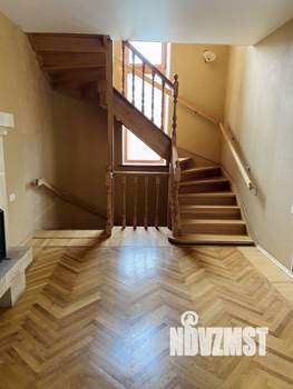 Дом 296м², 4-этажный, участок 6 сот.  