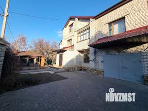 Дом 306м², 3-этажный, участок 12 сот.  