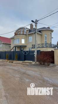 Дом 294м², 3-этажный, участок 10 сот.  