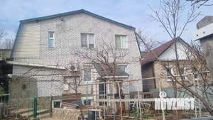 Дом 190м², 3-этажный, участок 6 сот.  