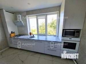 Дом 206м², 2-этажный, участок 6 сот.  
