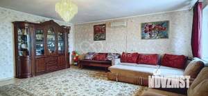 Дом 261м², 3-этажный, участок 15 сот.  