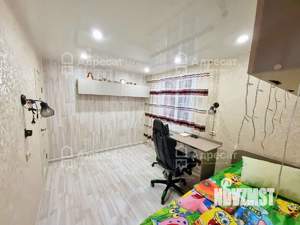 Дом 184м&sup2;, 2-этажный, участок 3 сот.  