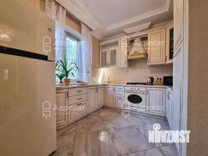 Дом 266м², 2-этажный, участок 6 сот.  