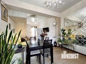 Дом 220м², 3-этажный, участок 7 сот.  