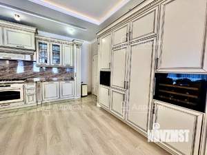 Дом 360м², 3-этажный, участок 6 сот.  