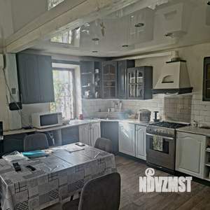 Дом 176м², 2-этажный, участок 6 сот.  