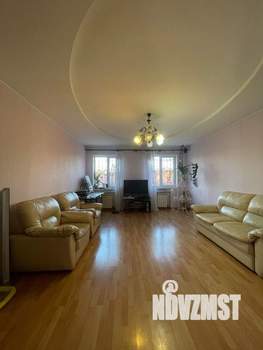 Дом 210м², 2-этажный, участок 6 сот.  