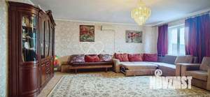 Дом 261м², 3-этажный, участок 15 сот.  
