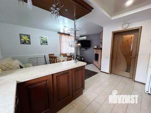 Коттедж 200м², 2-этажный, участок 6 сот.  